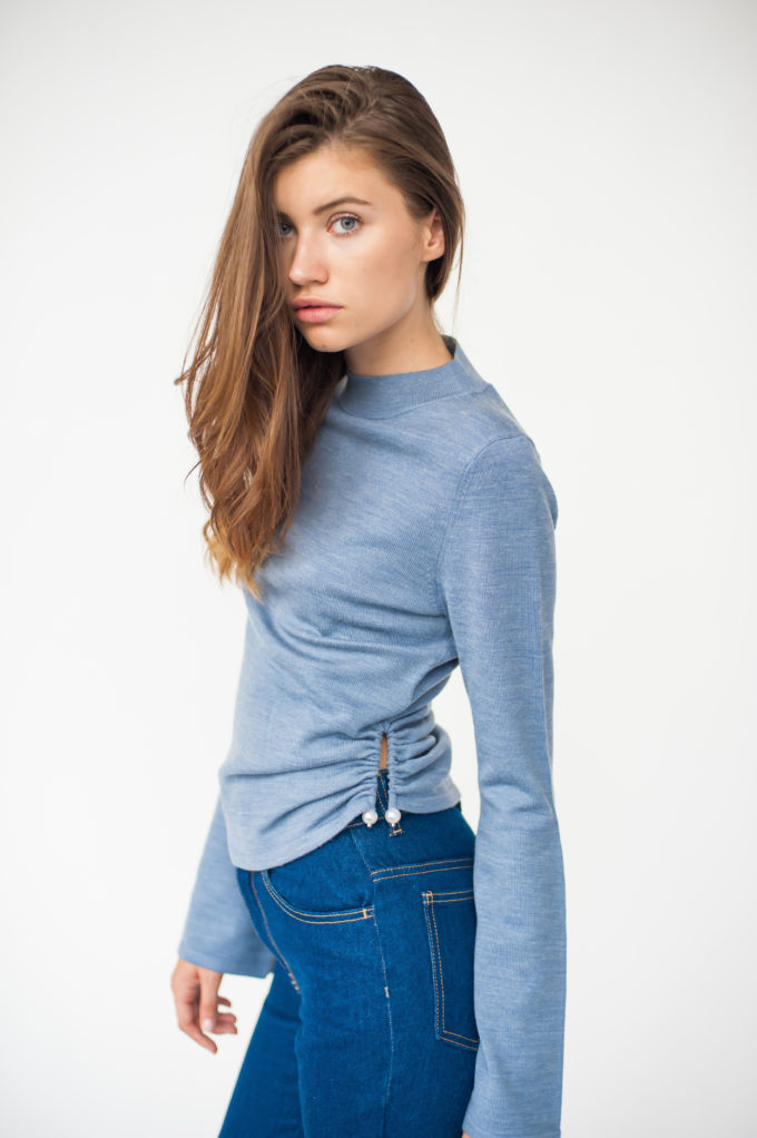 Błękitny sweter Joules