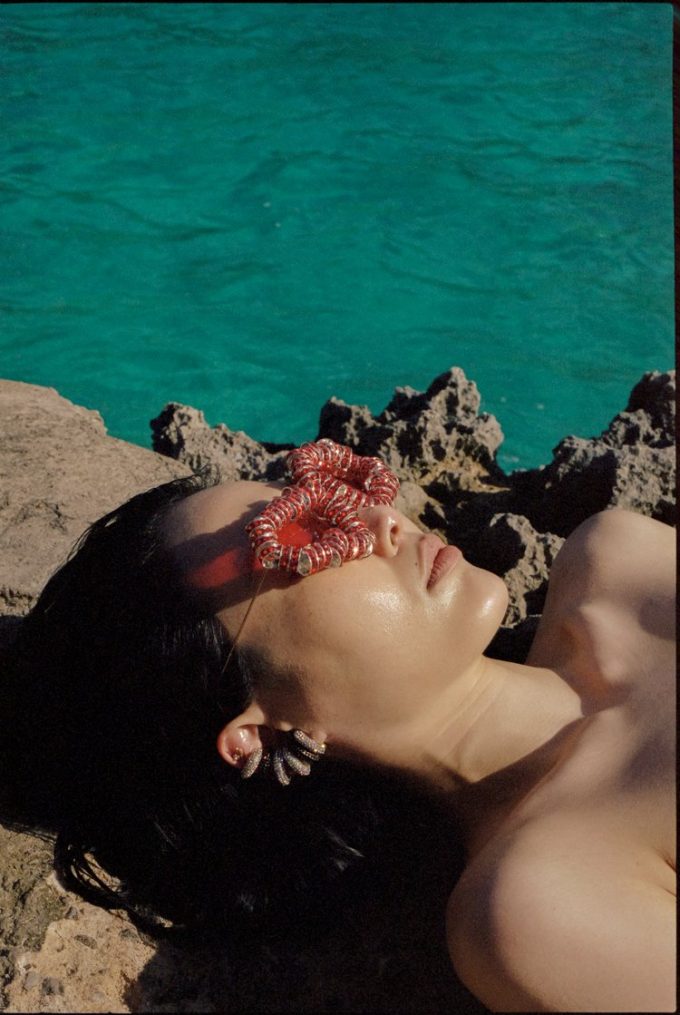 FAT BlACK DIAMOND EAR CUFF