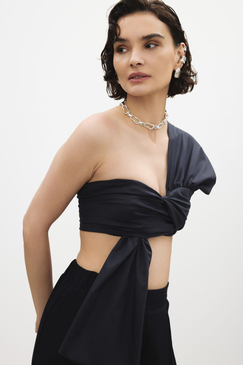 Top Gwen Black - obrazek 4