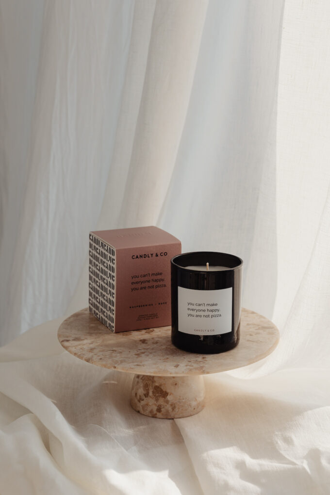 Świeca Zapachowa No.7 You Can't Make Everyone Happy, You Are Not Pizza