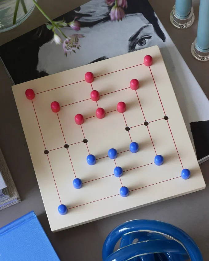 Nine Men's Morris Game