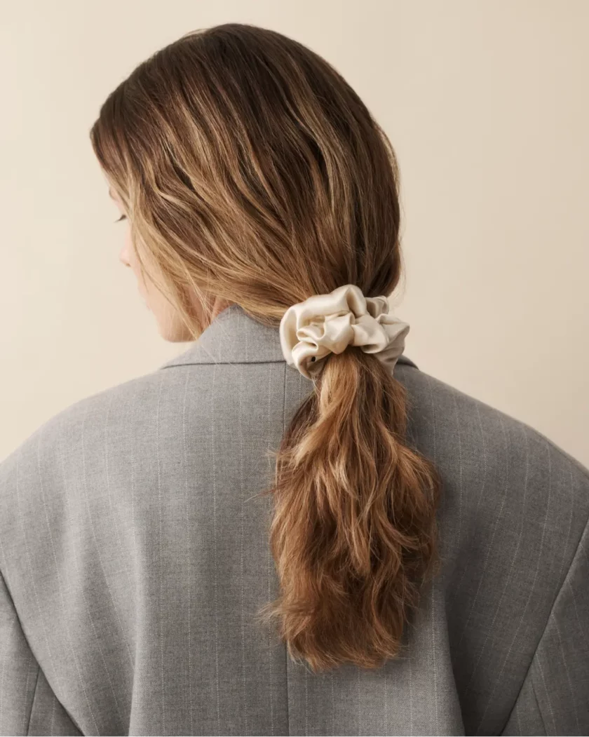 The Midi Scrunchie Beige - obrazek 2