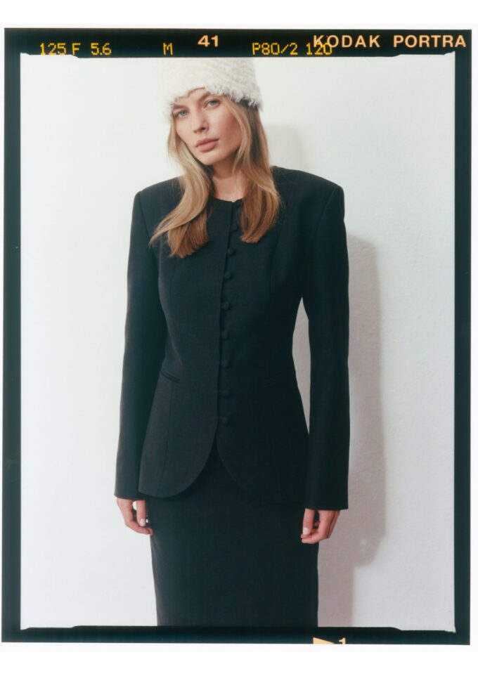 Iris Blazer Black Summer