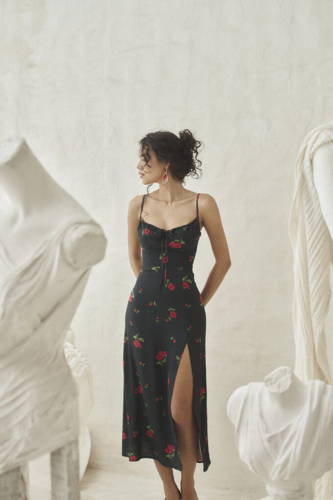 Amelie Dark Romance Rose