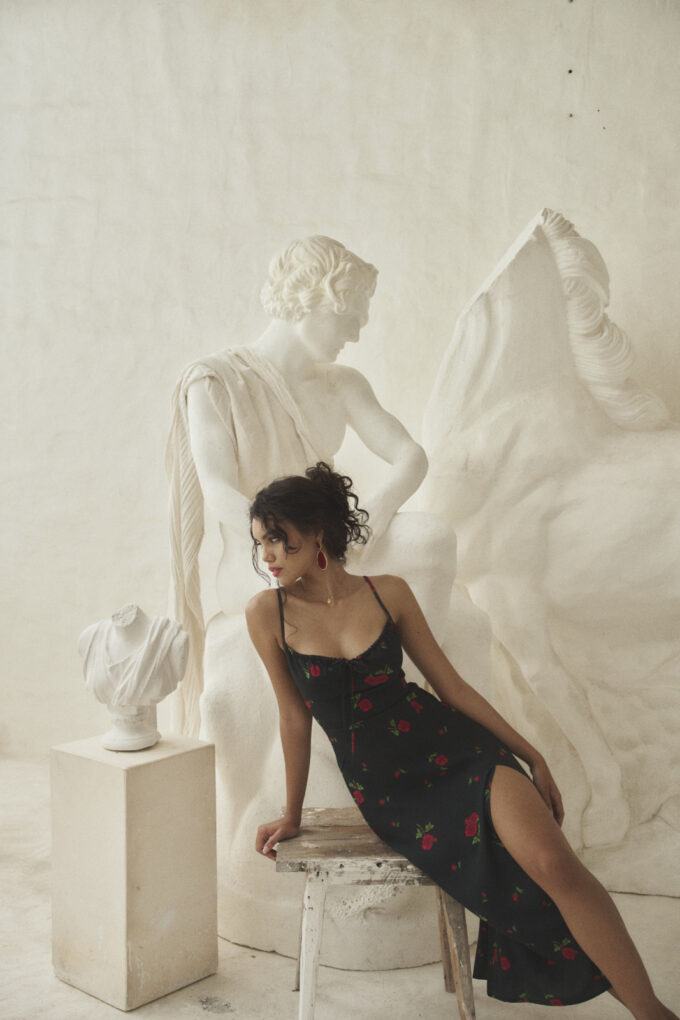 Amelie Dark Romance Rose