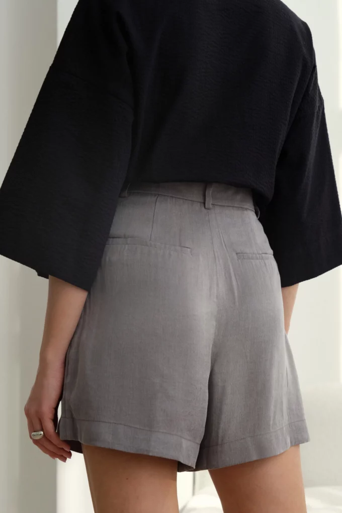 Shorty Yvette Pewert