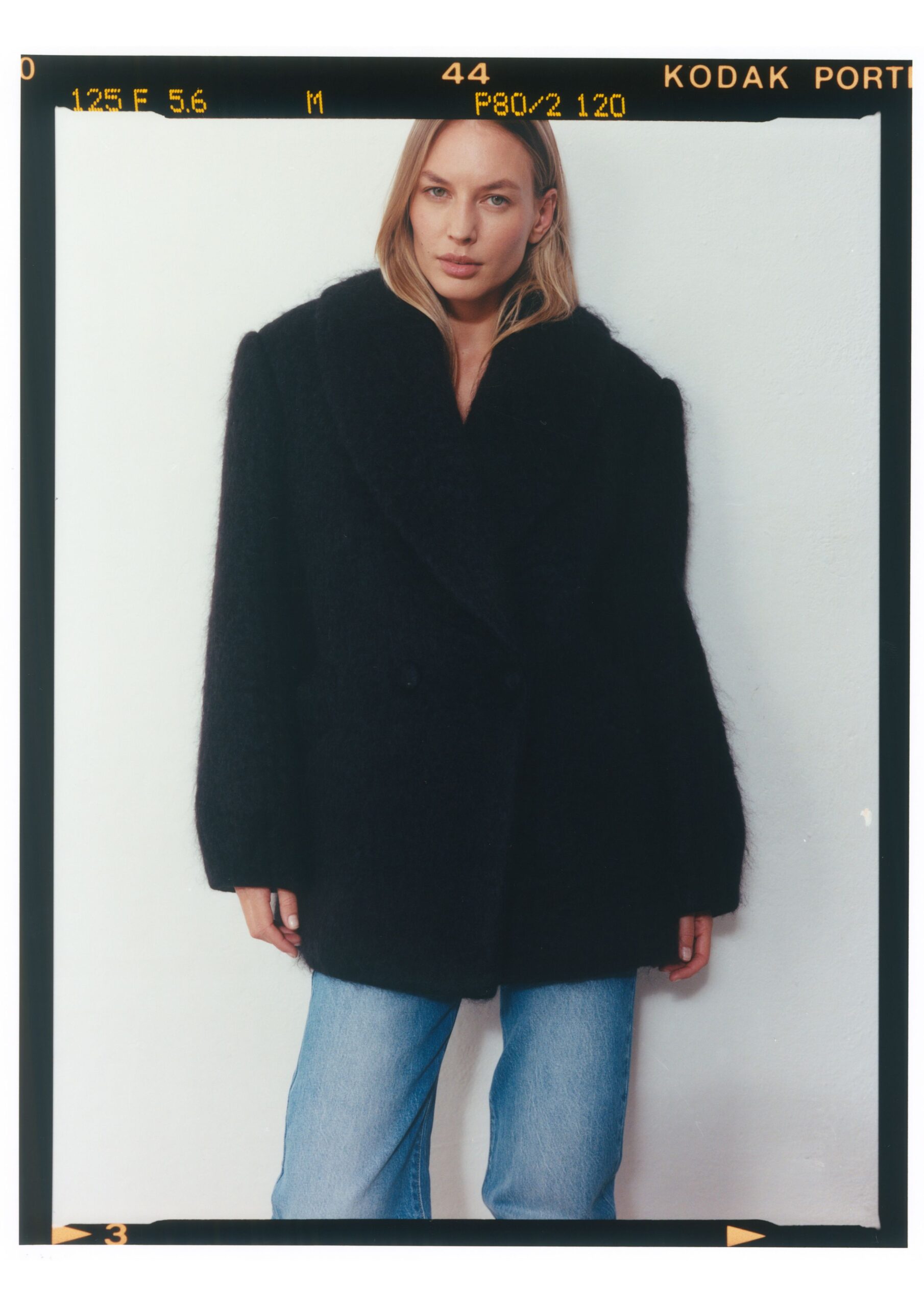 Lea Mohair Black Coat - obrazek 7