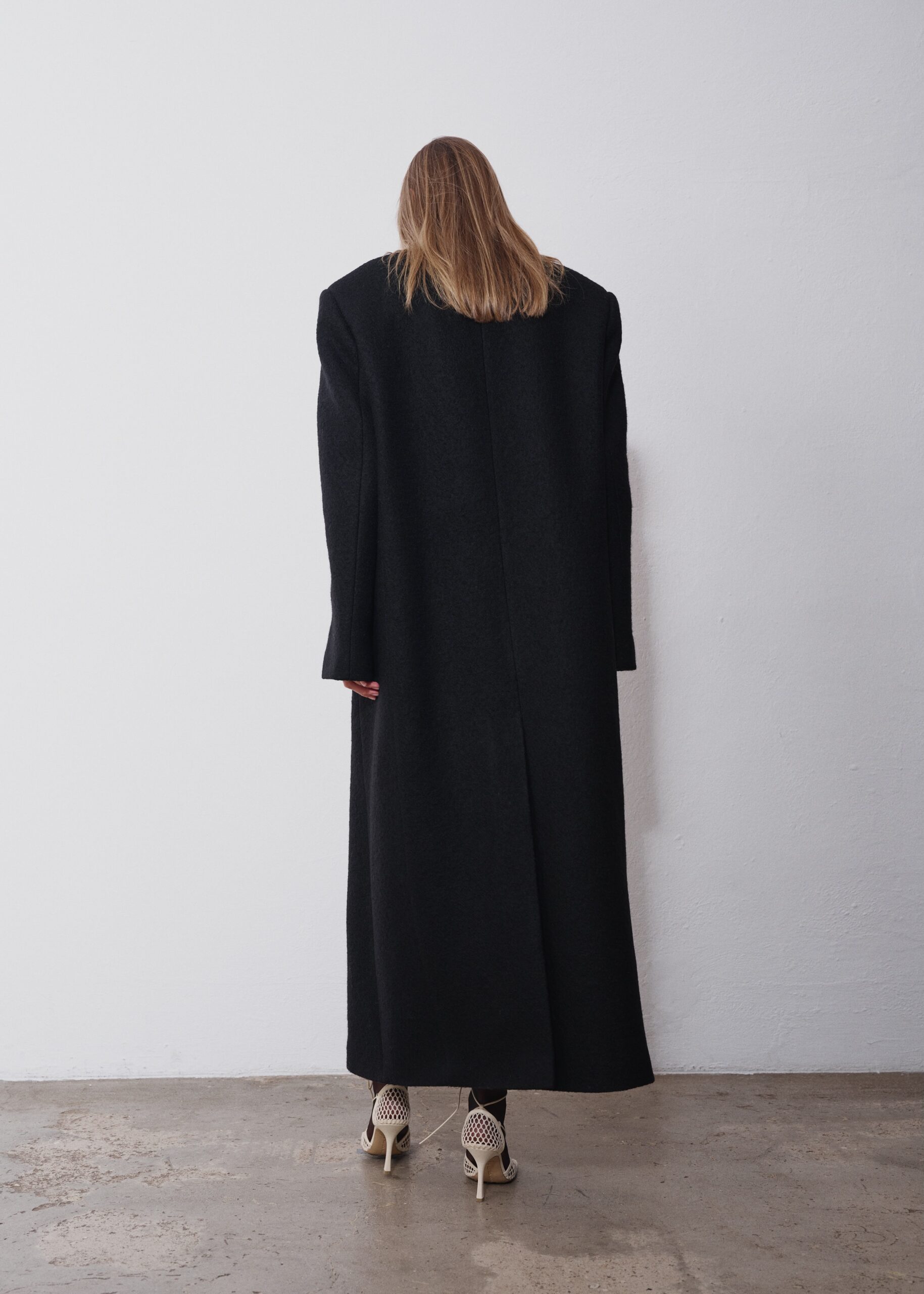 Rowan Black Wool Coat - obrazek 5