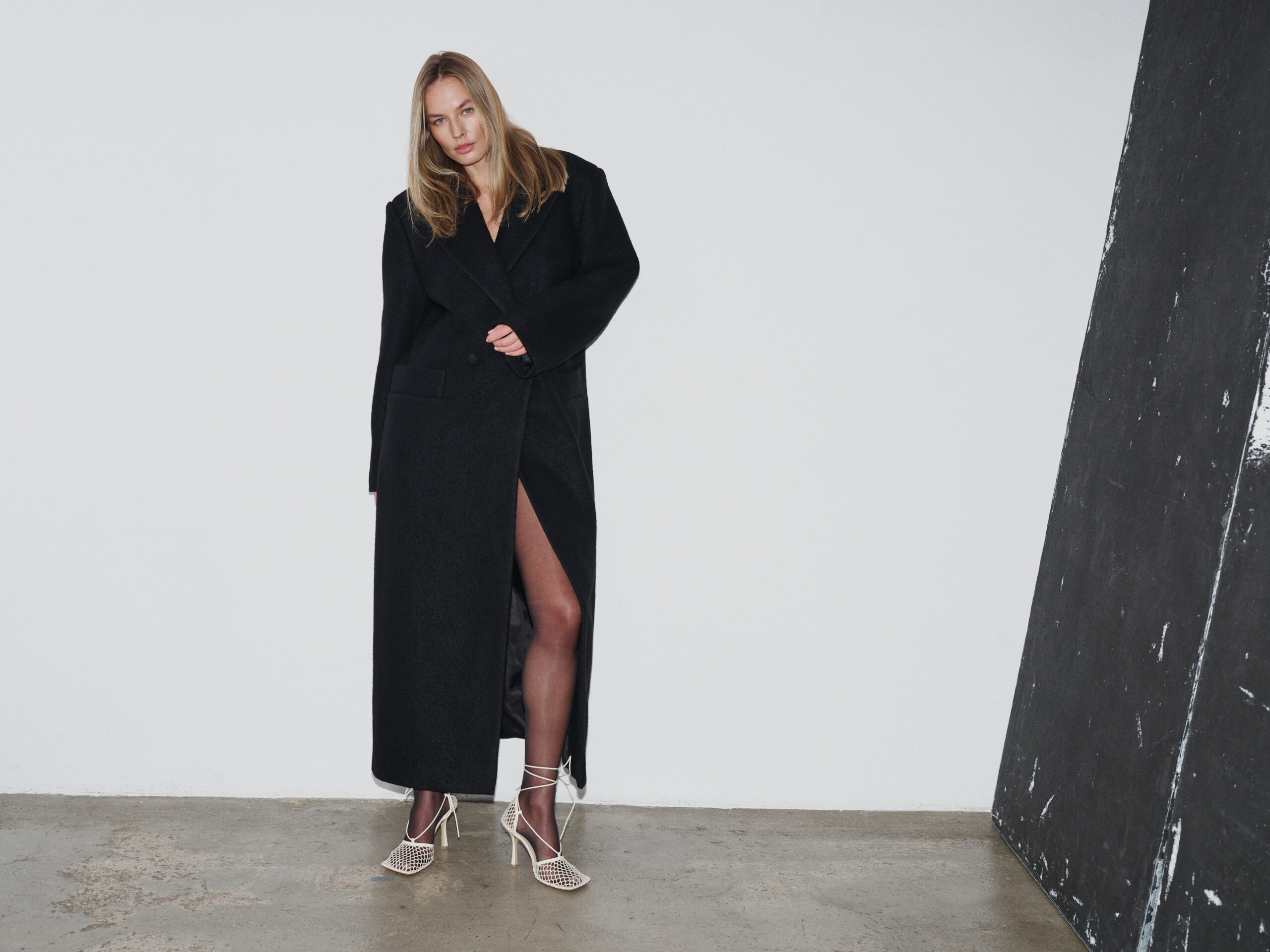 Rowan Black Wool Coat - obrazek 7