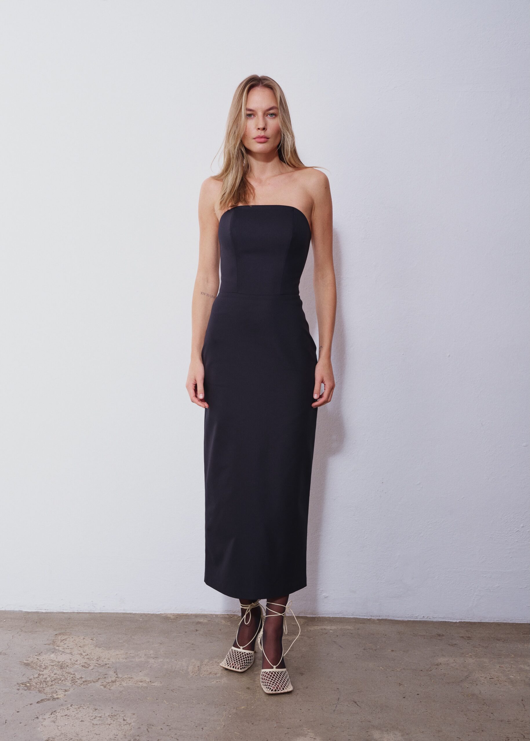 Dominique Black Midi Dress - obrazek 2