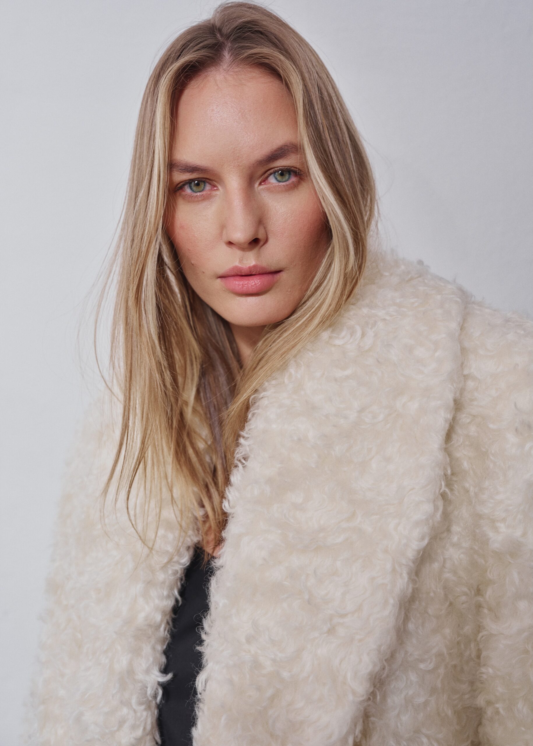 Stephanie Mohair Fur Coat - obrazek 4