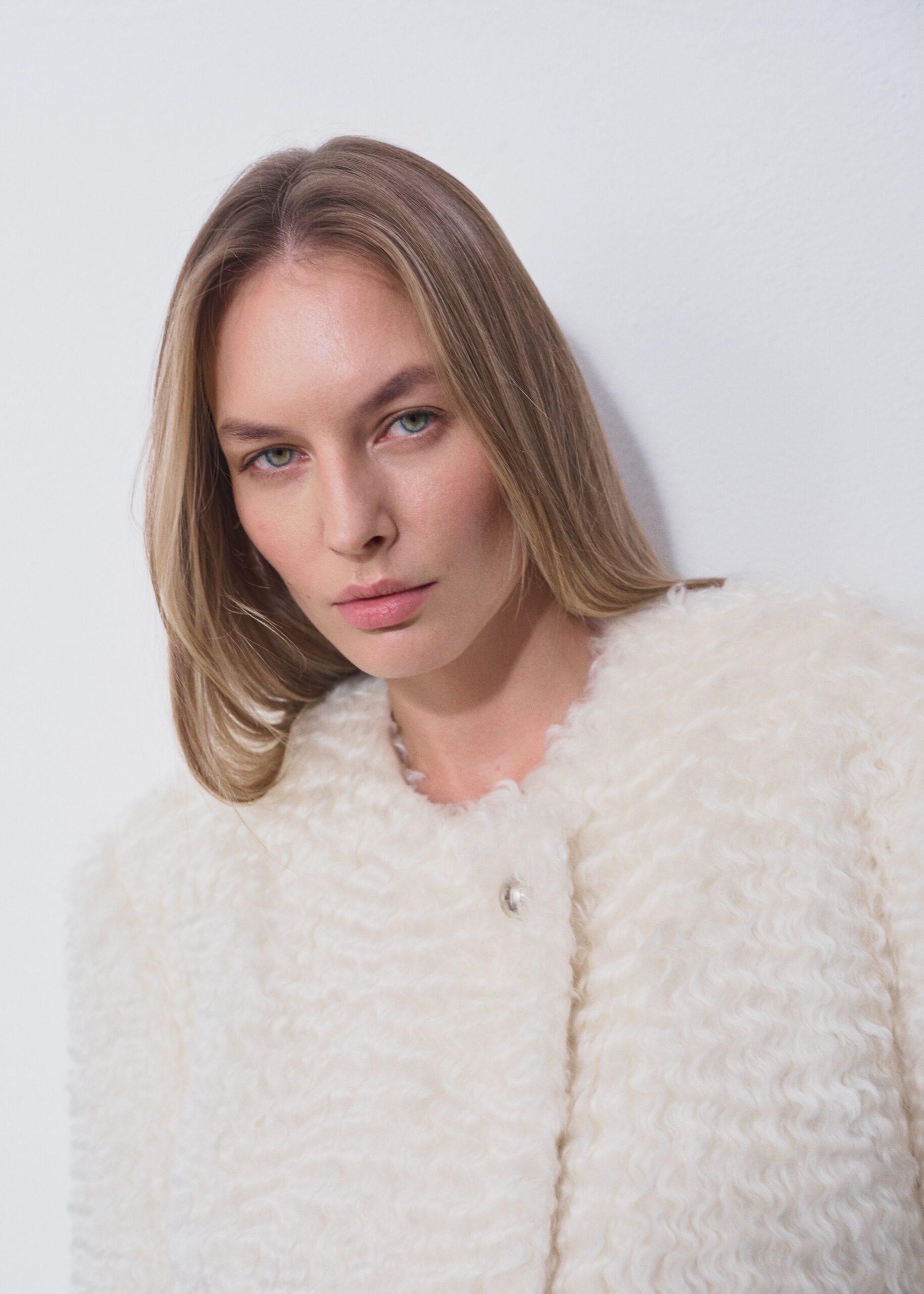 Arke Cream Fur Coat - obrazek 6