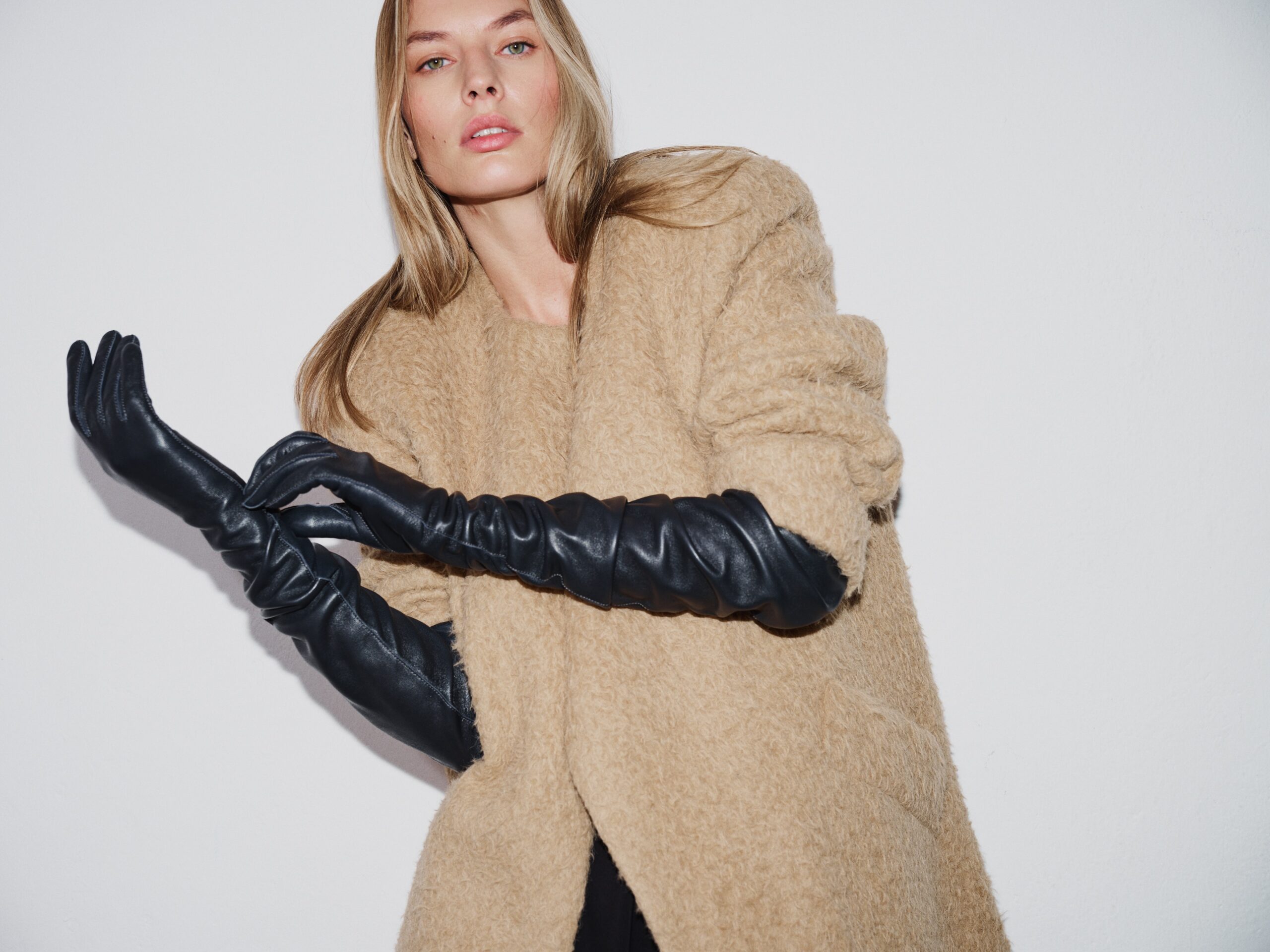 Arke Camel Fur Coat - obrazek 7