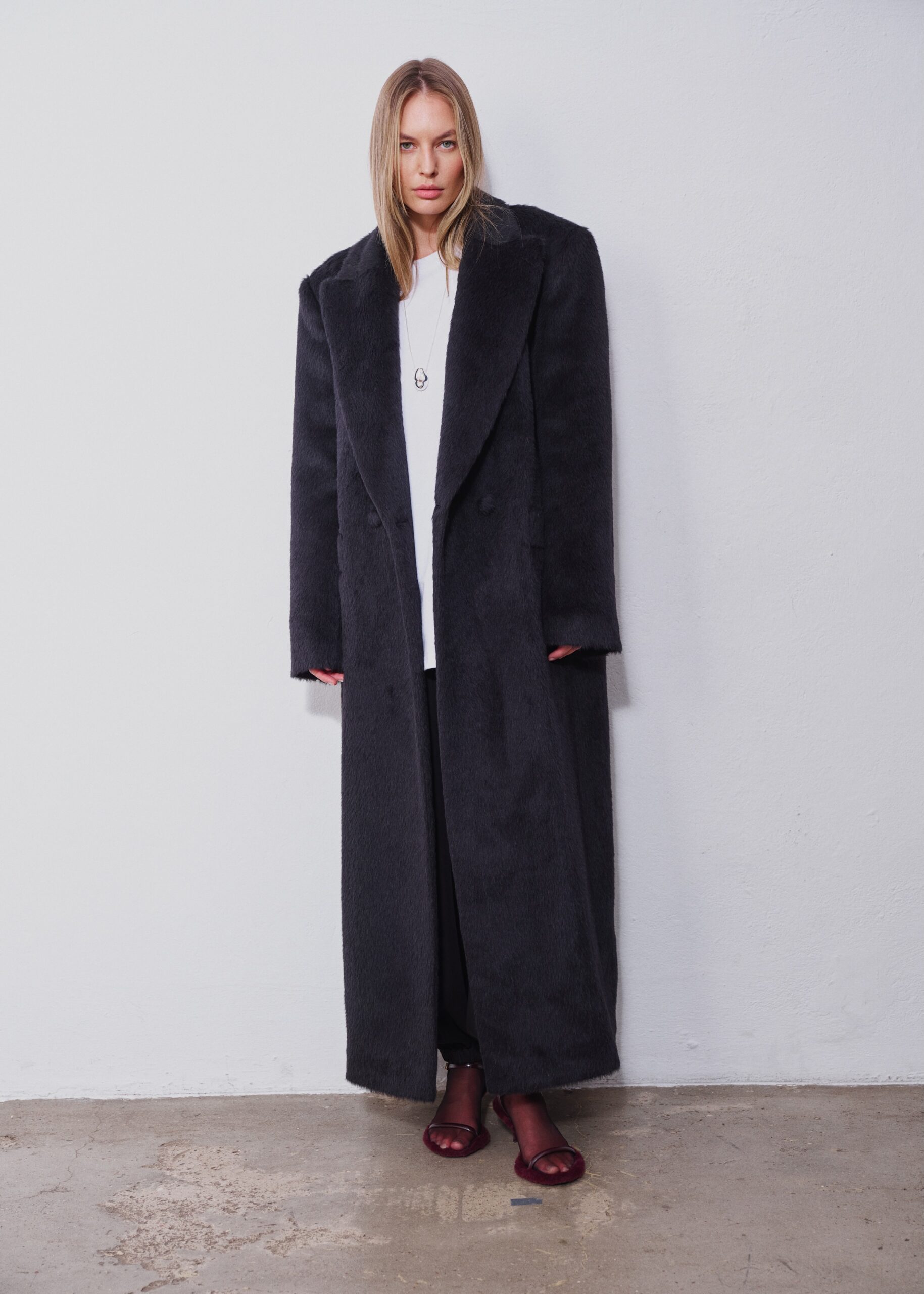 Ruben Black Alpaca Coat - obrazek 6