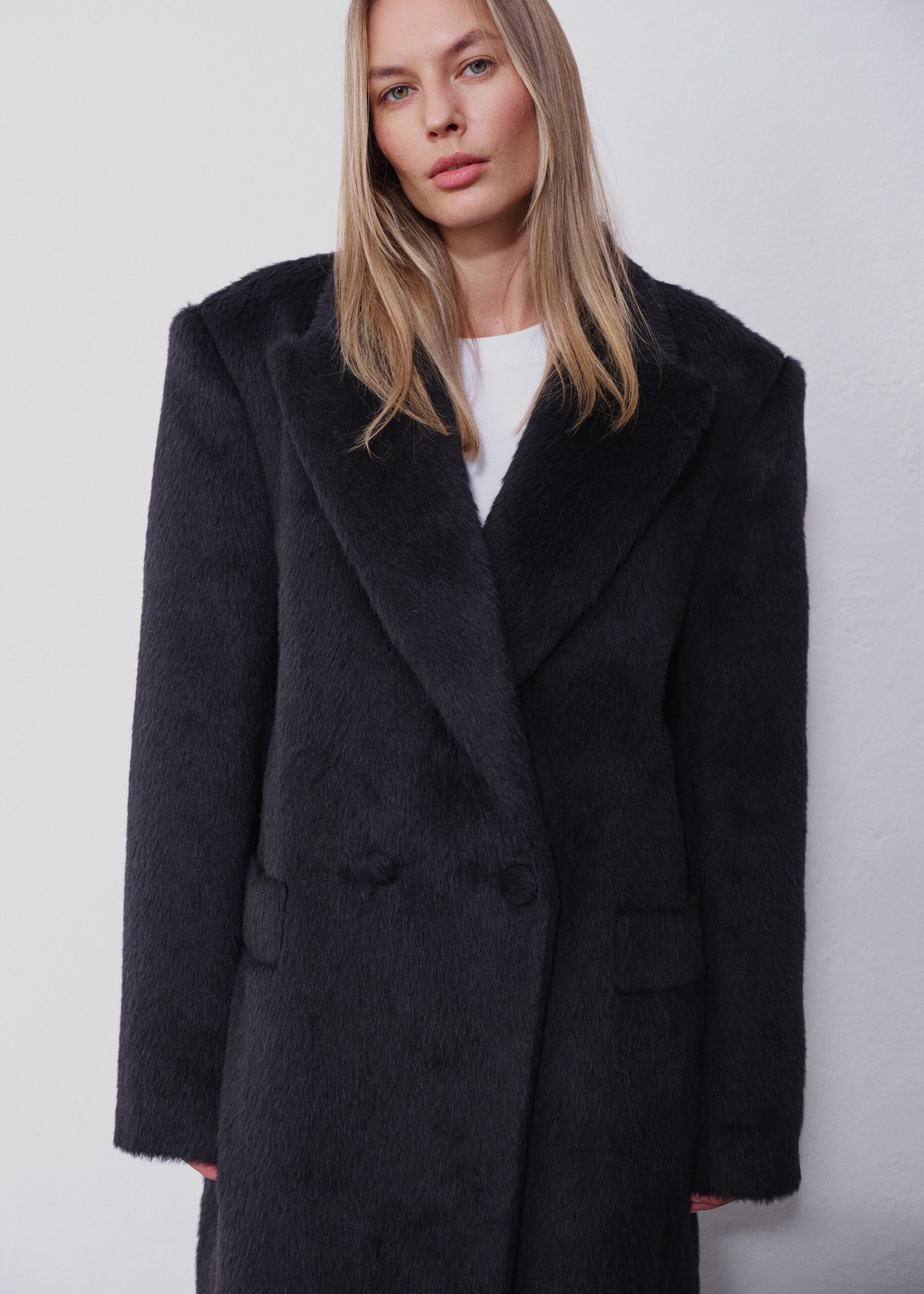 Ruben Black Alpaca Coat - obrazek 8