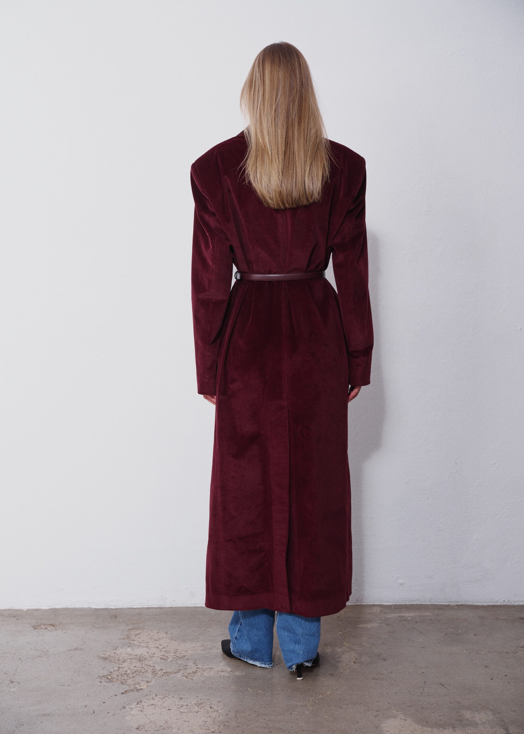 Penelope Burgundy Corduroy Trench Coat - obrazek 4