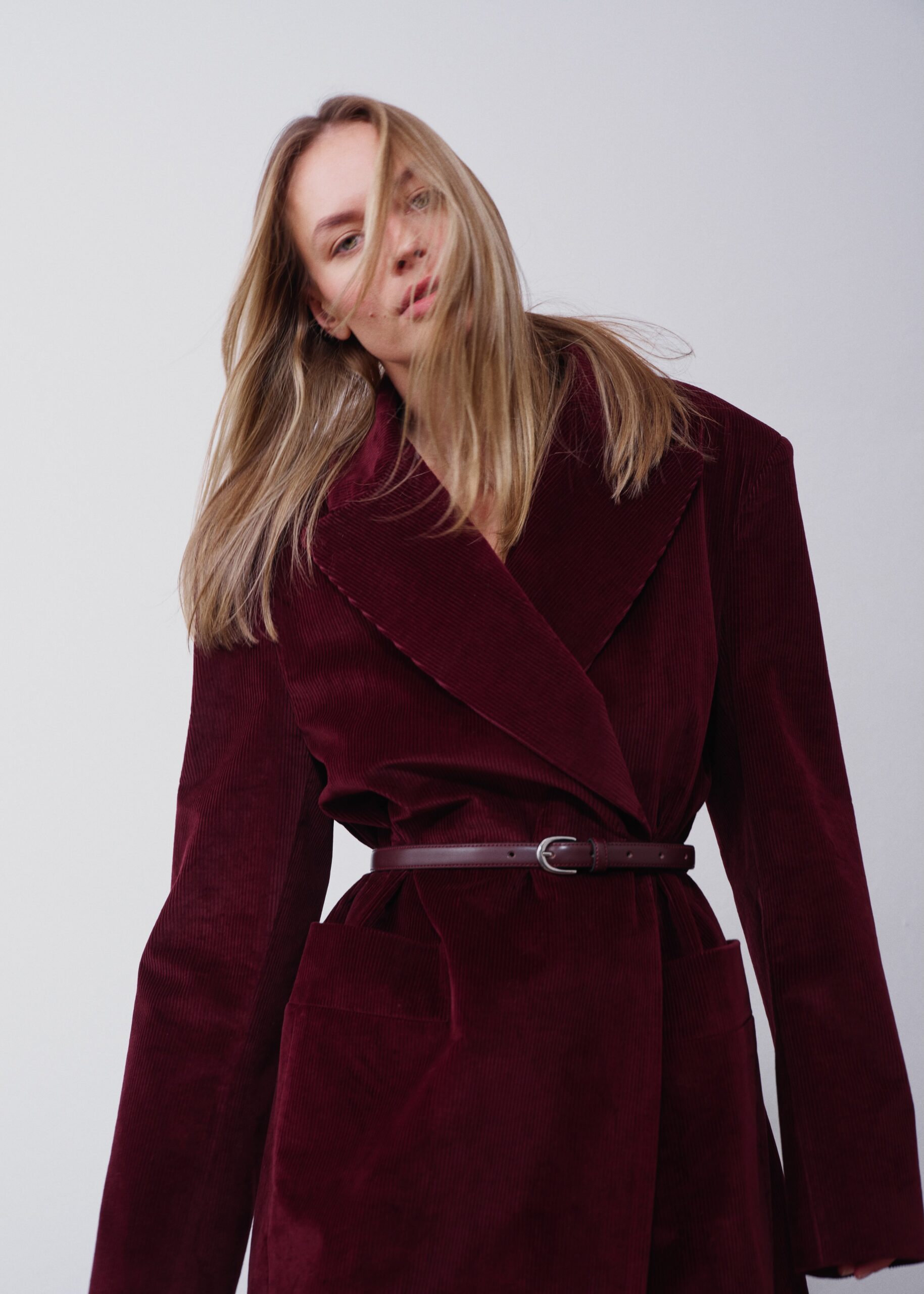 Penelope Burgundy Corduroy Trench Coat - obrazek 5