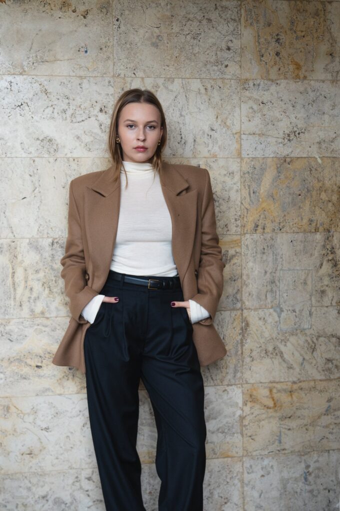 Kurtka Wełniana 01 Karmel