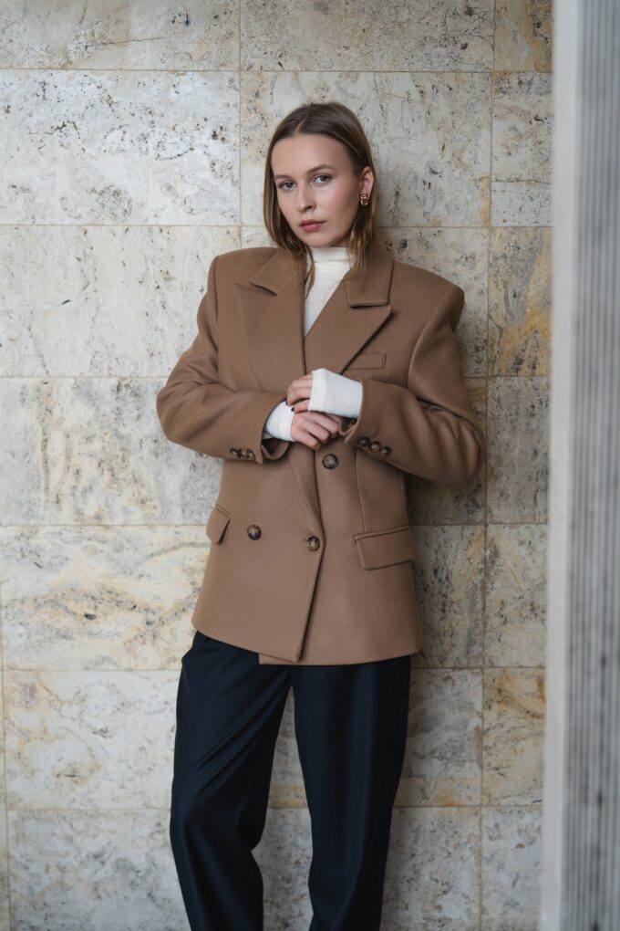 Kurtka Wełniana 01 Karmel