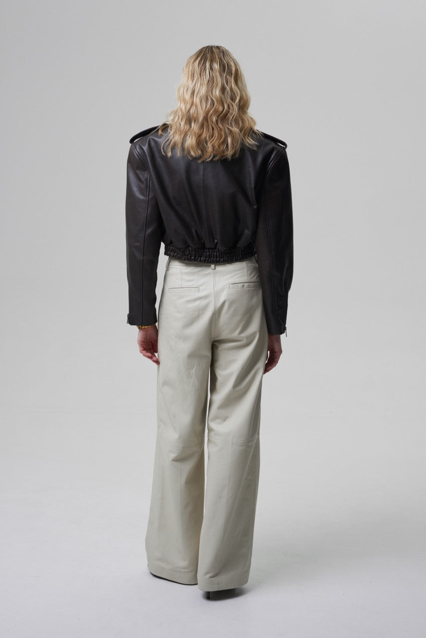 Joie Cropped Bomber Jacket in Brown Leather - obrazek 4