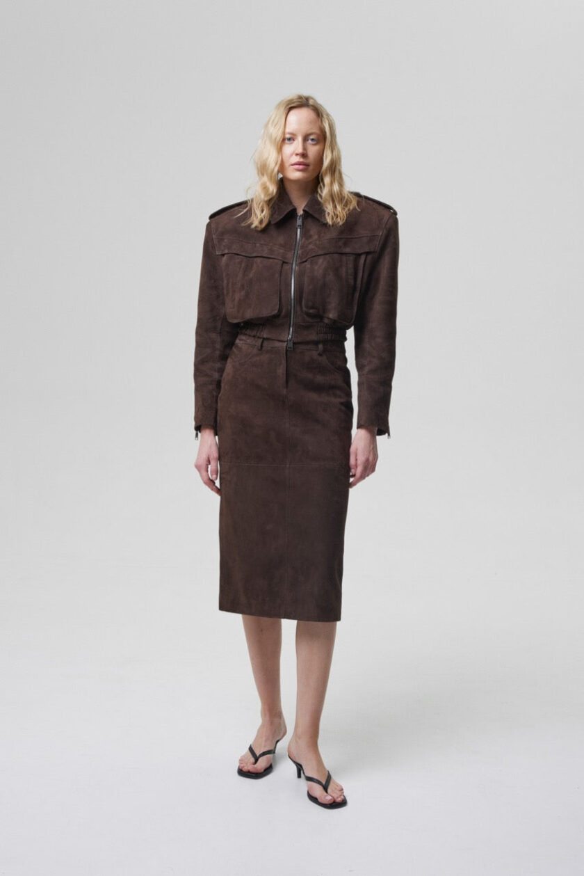 Joie Cropped Bomber Jacket in Chocolate Brown Suede - obrazek 3