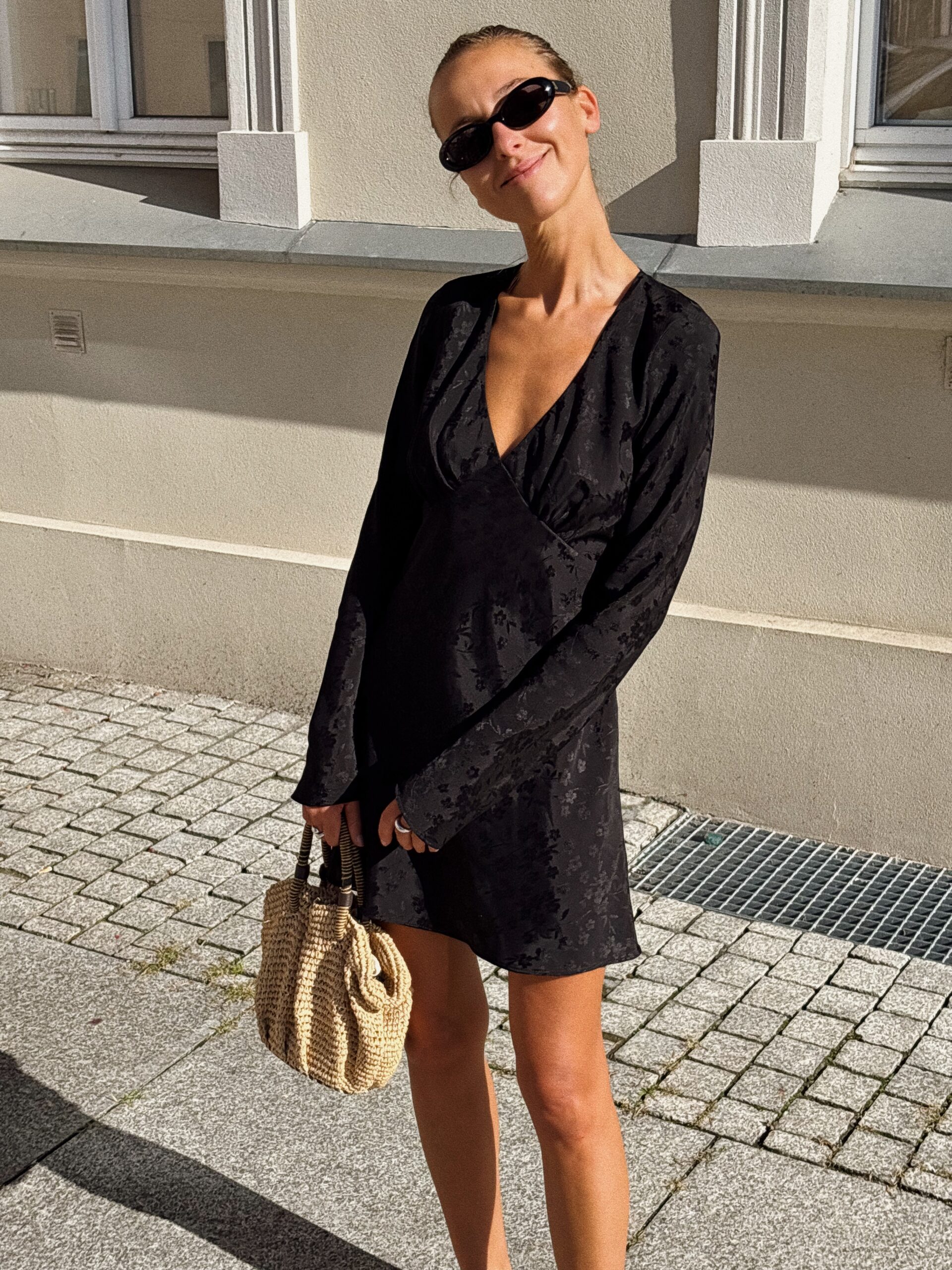 Sukienka Narciso Black - obrazek 3